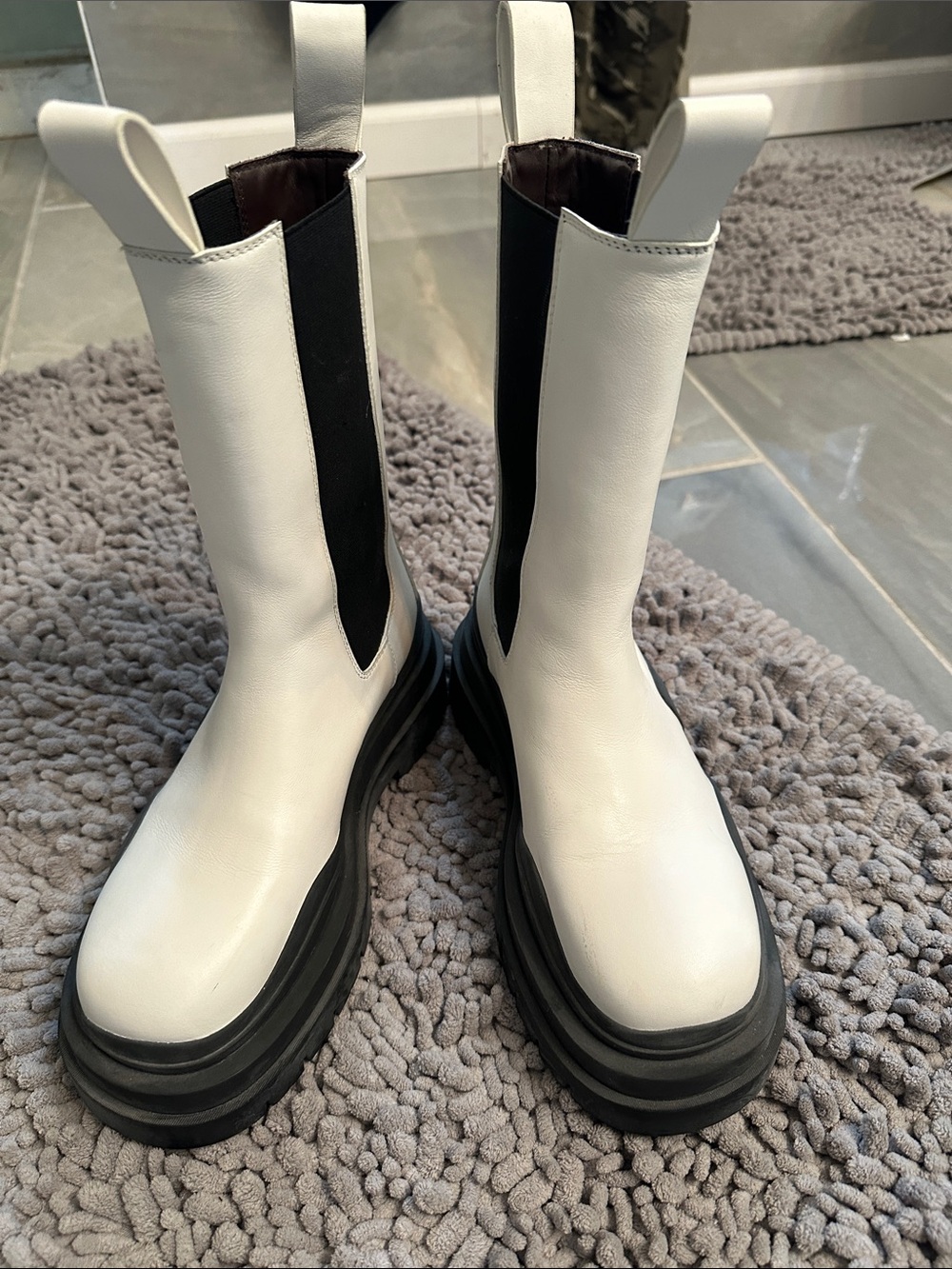 EUC Bottega Veneta Tire Boots White Platform Boots with Black Panels EU 39 US 8 - Picture 1 of 6